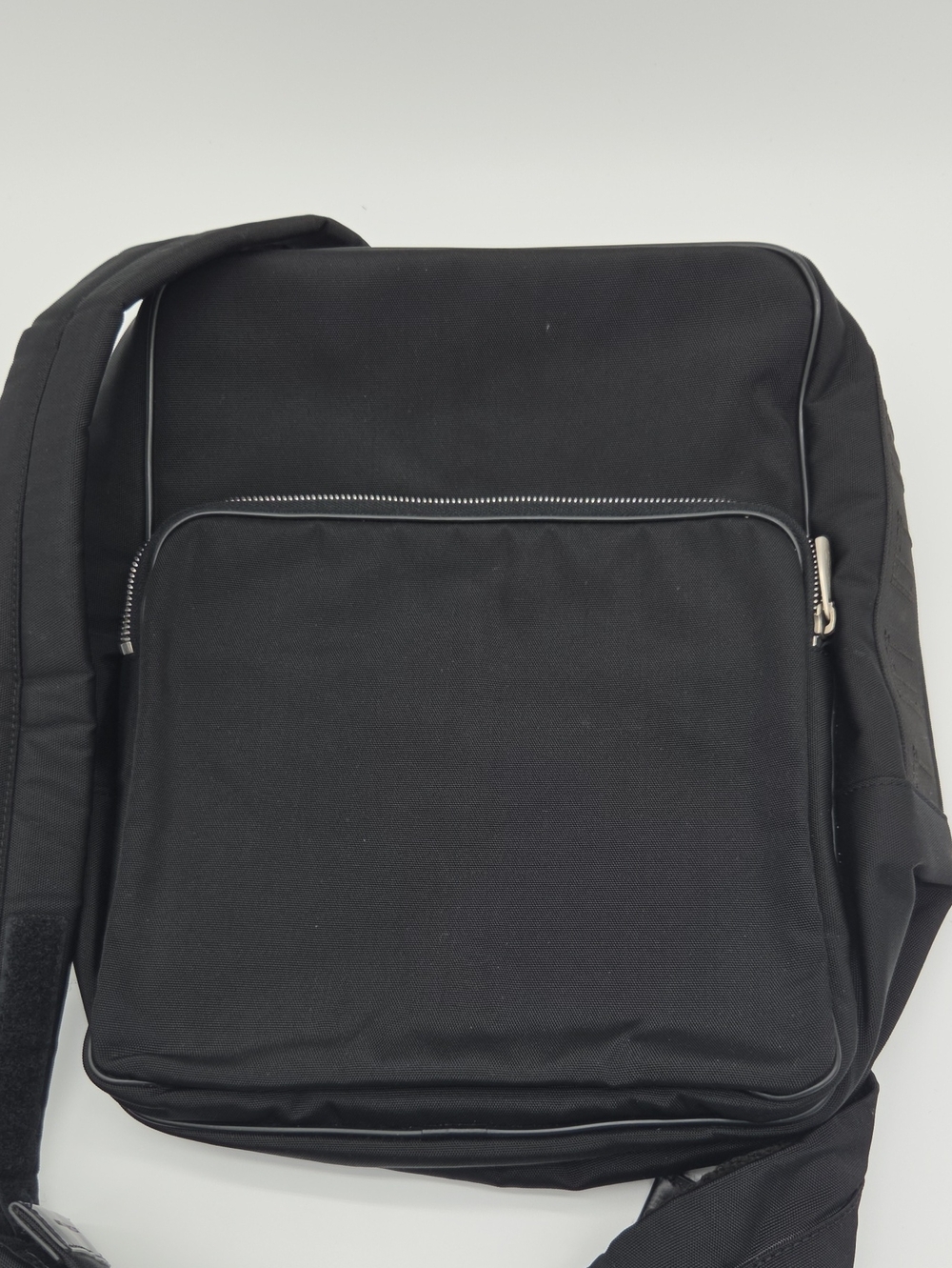 Men's Black Everyday Backpack - Minimal Design